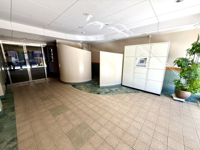 ロイヤルコンフォート日進のエントランス