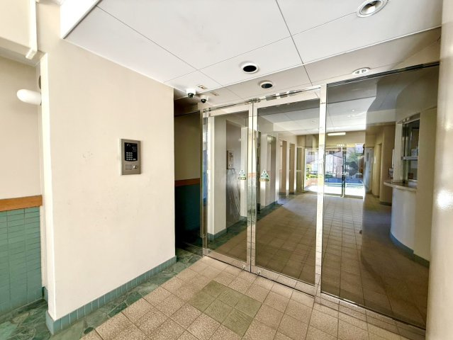 ロイヤルコンフォート日進のエントランス