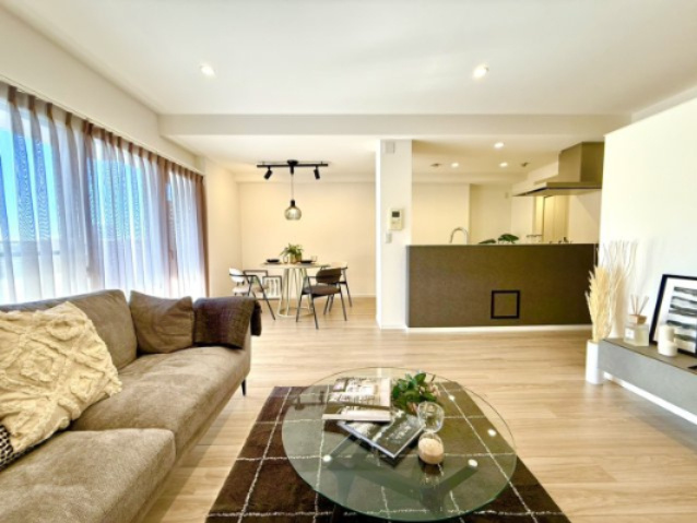 ロイヤルコンフォート日進の居間・リビング|LDK約20帖