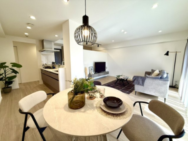 ロイヤルコンフォート日進の居間・リビング|LDK約20帖