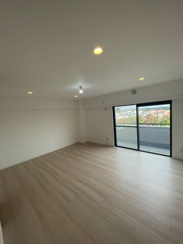 ワコーレロイヤルヒルズ横浜蒔田の居間・リビング|こちらの居間で趣味の時間をお楽しみください