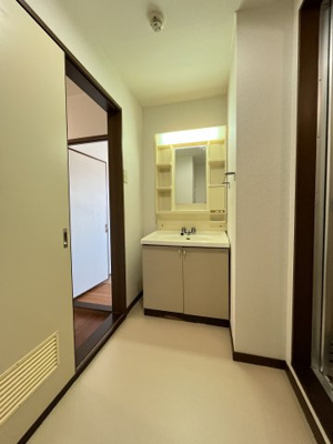 【洗面所】 | メゾンドール