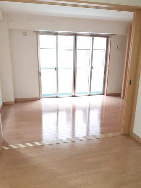 ラクス本八幡の居間・リビング