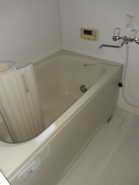 ラクス本八幡の浴室