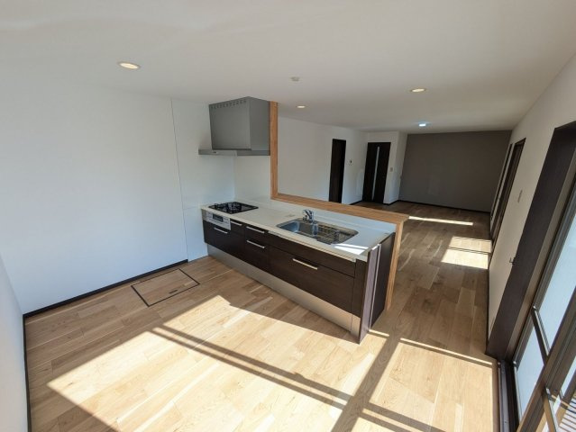 【キッチン】 | 宗像市城西ヶ丘６丁目　戸建て | お料理をしながら会話を楽しめるカウンターキッチンです