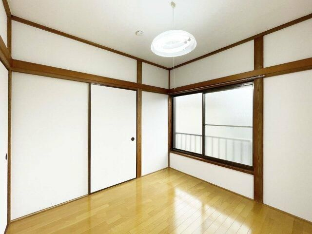 第８正栄ハイツの洋室