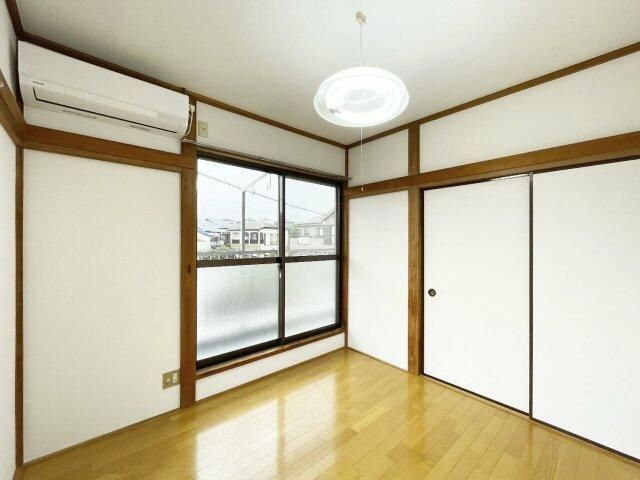 第８正栄ハイツの洋室