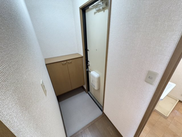 サニーコート田辺Bの玄関