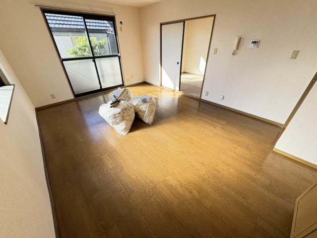 サニーコート田辺Bの居間・リビング