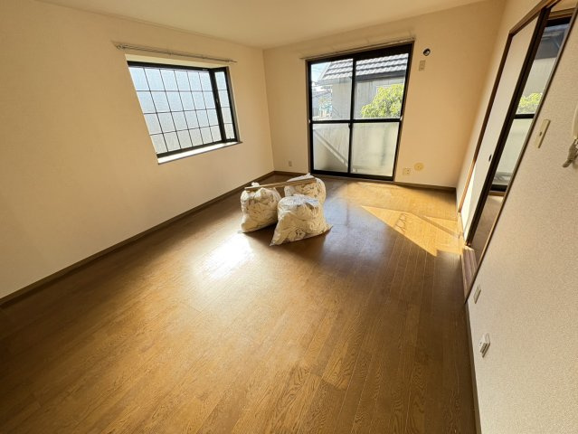 サニーコート田辺Bの居間・リビング