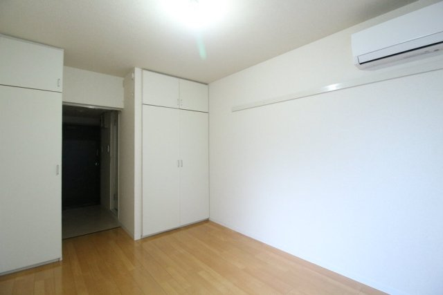 サンパレス中野の洋室|明るい洋室です