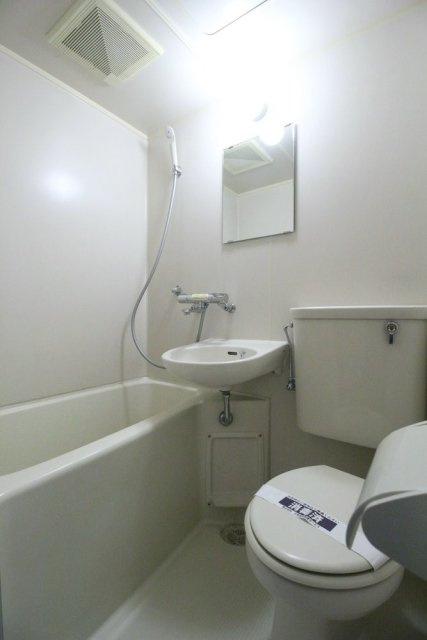 サンパレス中野の浴室|落ち着いた空間のお風呂です