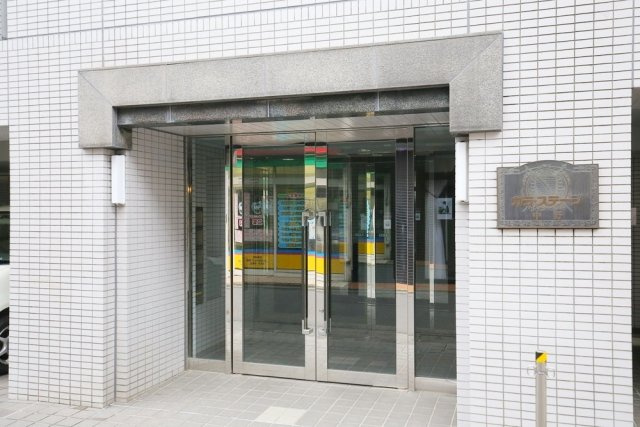 ガラ・ステージ中野のエントランス|ゆとりのあるエントランスです