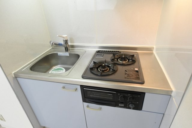 日興パレス渋谷のキッチン|システムキッチン（2口ガスコンロ・グリル付）