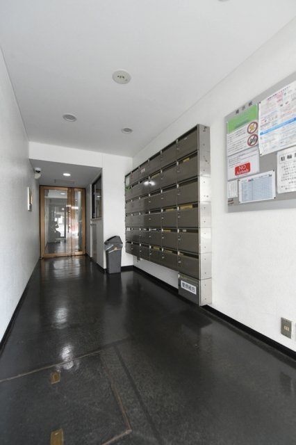 日興パレス渋谷のエントランス|建物の内部です