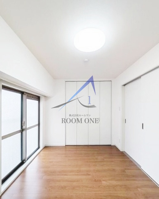 秋山ビルの居間・リビング|洋室のお部屋です。