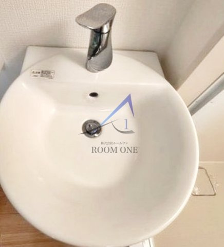 トモイエレジデンス中野の洗面所|独立洗面台です。