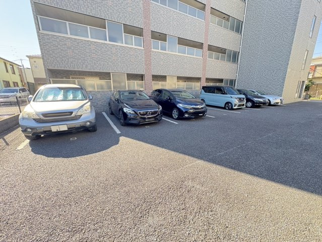 KAZU市川の駐車場