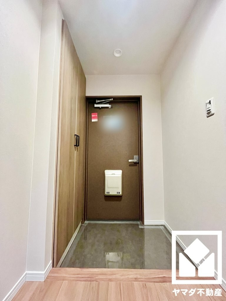 ユニ宇治マンション3号館の玄関