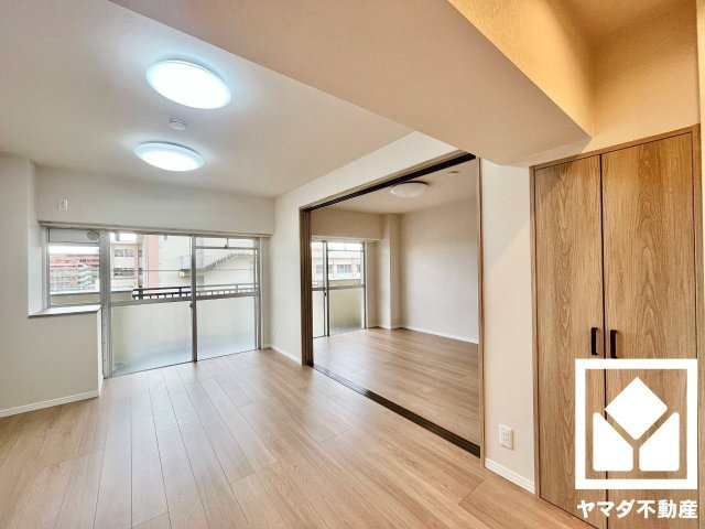 ユニ宇治マンション3号館の居間・リビング