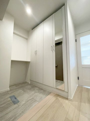 【玄関】 | RICウエストコート5番街4番館