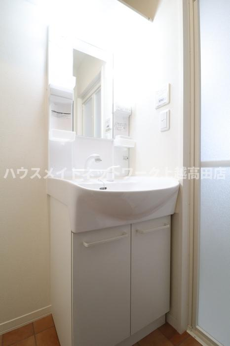メゾンドジュネス Bの独立洗面台|洗髪洗面化粧台