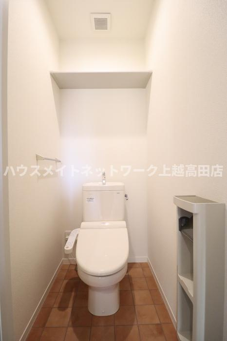 メゾンドジュネス Bのトイレ|温水洗浄暖房便座