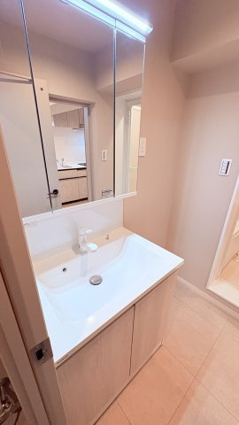★仲介手数料無料★マンション仙台坂カトレア（リフォーム完了　再開発大井町トラックスが完成して住みやすくなる街）の独立洗面台