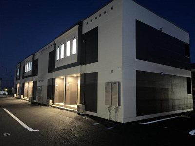 【外観】 | ＬｏｎｇＲｉｖｅｒ四郎丸 | 外観写真（夜）