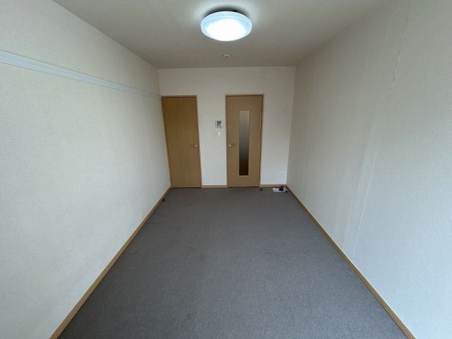 レオパレスパタータⅢの居間・リビング