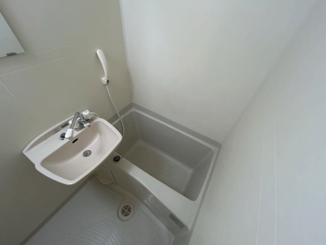 レオパレスパタータⅢの浴室