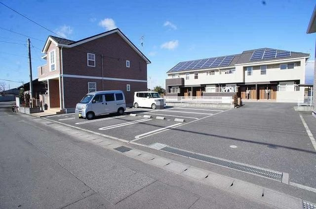 ファイン・グラースⅡの駐車場