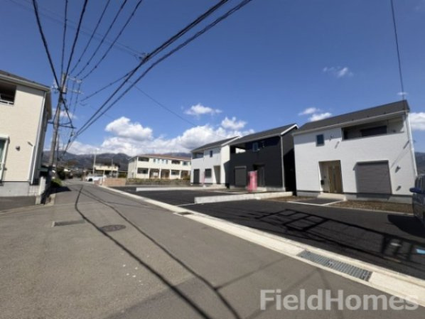 秦野市堀山下新築戸建て　第8-3号棟の前面道路含む現地写真|前面道路含む現地写真です。