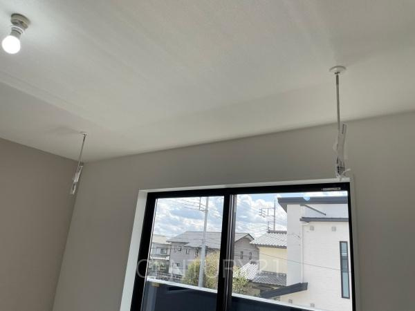 前橋市前箱田町1期 1号棟のその他|物干し用金具付きです。