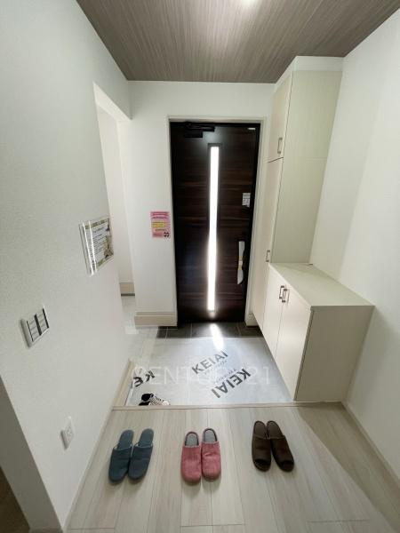 前橋市前箱田町1期 1号棟の玄関|シューズボックス付きの玄関です。