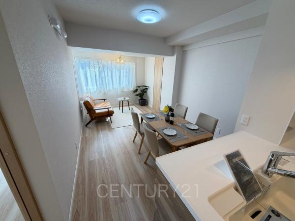 ベルメゾン末広Ｅの居間・リビング|ダイニングテーブルスペース