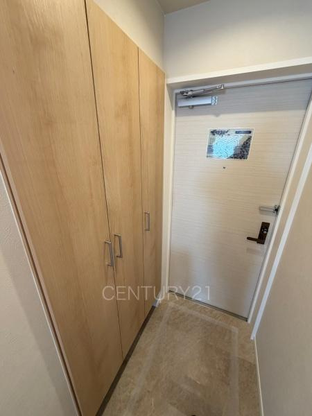 ベルメゾン末広Ｅの玄関|シューズボックス付きの玄関です。