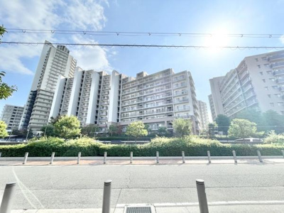 【その他】 | 北花田庭園都市グランアヴェニューウエストプレイス | 休日にはご家族連れで賑わうショッピングモールで、お買い物もお食事も楽しめます♪