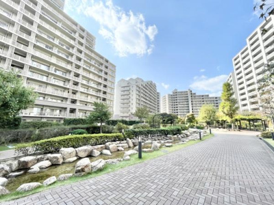 【その他】 | 北花田庭園都市グランアヴェニューウエストプレイス | 「初めまして！」が集まる分譲マンション。たくさんの子供たちが年齢を問わずに、仲良く一緒に成長できるのは大型分譲マンションの特徴ですね。