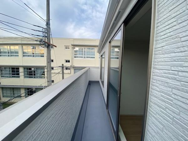 【バルコニー】
