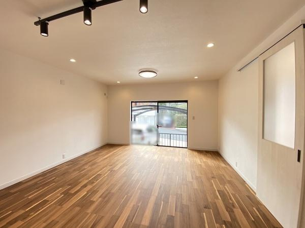 【居間・リビング】 | 垂水区学が丘4丁目　中古戸建