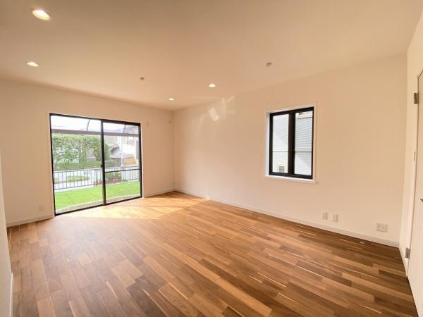 【居間・リビング】 | 垂水区学が丘4丁目　中古戸建