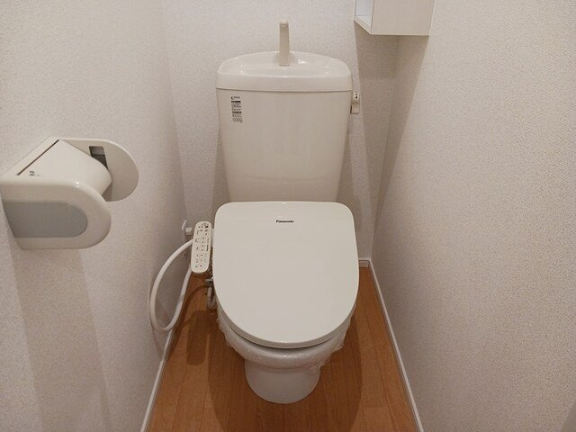 サワディ－　Ⅱのトイレ|ゆったりとした空間のトイレです