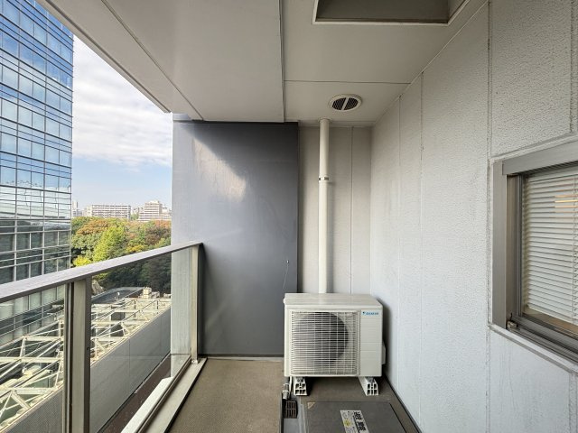 コートレジデントタワーのバルコニー