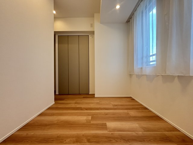 コートレジデントタワーの洋室