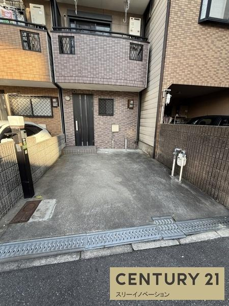 三軒家西3丁目中古戸建の駐車場