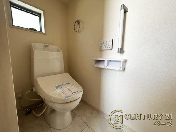 リーブルガーデン大豆越 ２号棟 ／新築一戸建のトイレ|■フチなし＆トルネード洗浄でお掃除も楽らく！ウォシュレット付きです！■