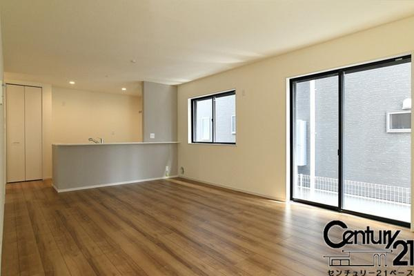 リーブルガーデン大豆越 ４号棟 ／新築一戸建の内観：施工例|■ペアガラス使用で結露の心配もありません！■