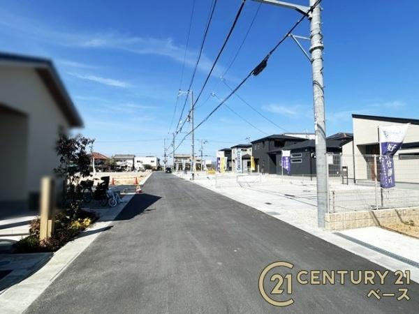 リーブルガーデン大豆越 ５号棟 ／新築一戸建の前面道路含む現地写真|■現地撮影写真■ 前面道路は６ｍ以上と広くゆったりしています。