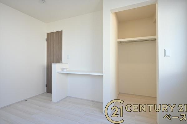 大和郡山市小泉町 ／新築一戸建の収納|■現地撮影写真■全居室に広々収納スペース完備！